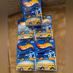 Vintage 2001 Hot Wheels
#014 - 2001 First Editions 2/36 - Surfin' School Bus.